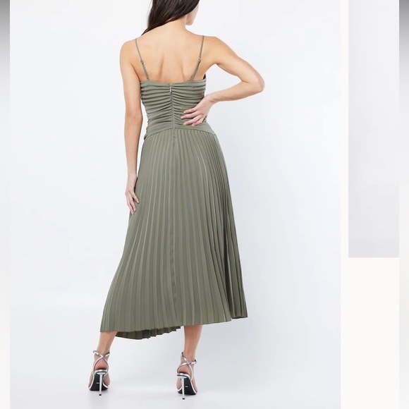 Sage Midi Dress with pleats - Picture 2 of 7
